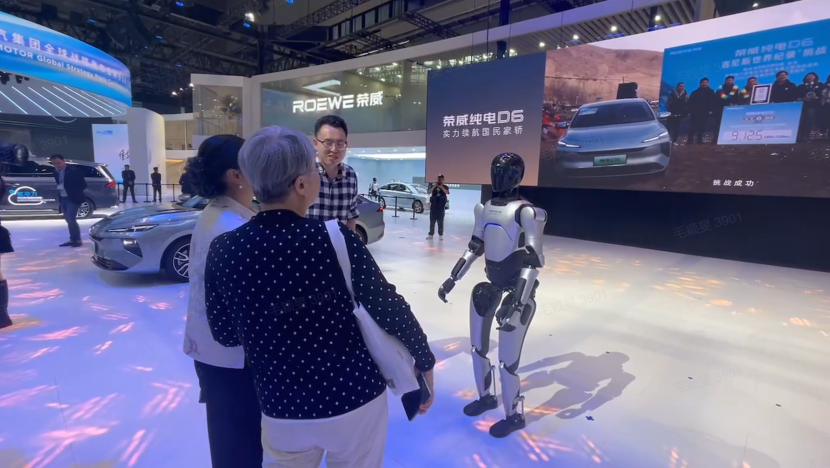 機(jī)器人銷售上線 智元遠(yuǎn)征A2亮相2025上海車展，開(kāi)啟智能機(jī)器人銷售新篇章